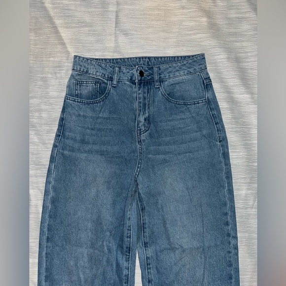 Basic Trending Jeans, Superior fit, Wide leg high Waist - Picture 5 of 9